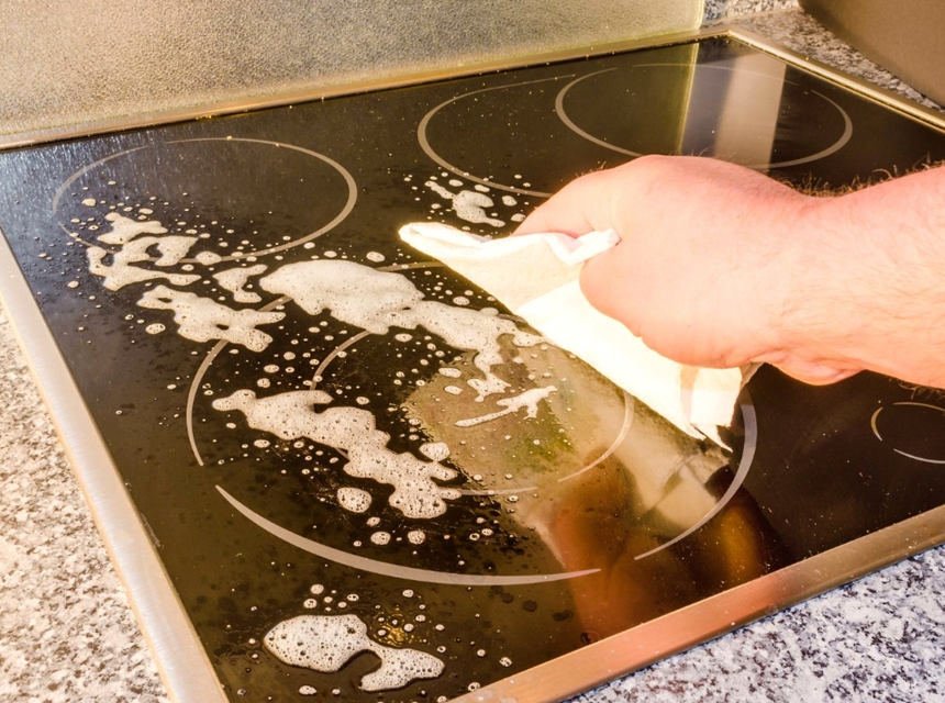 Inductie kookplaat schoonmaken - Hoe je het goed doet!